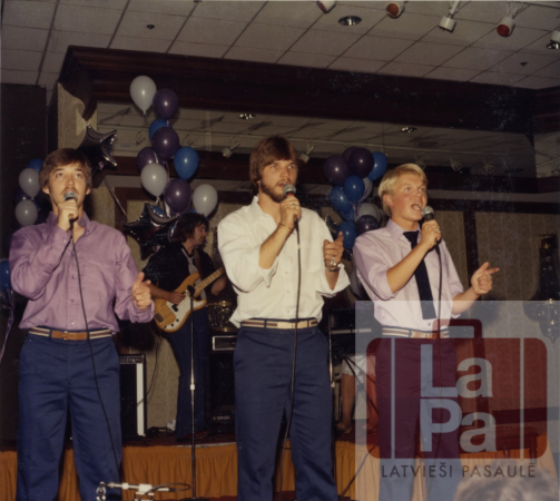 Portlendas ansambļa "Dzintars" dziedātāji