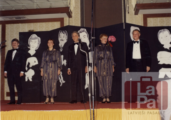 Ulža Siliņa uzveduma "Tu esi Portlandē, mans draugs" aktieri