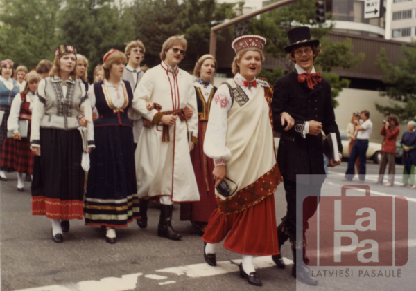 9. Rietumu krasta latviešu Dziesmu svētku gājiens